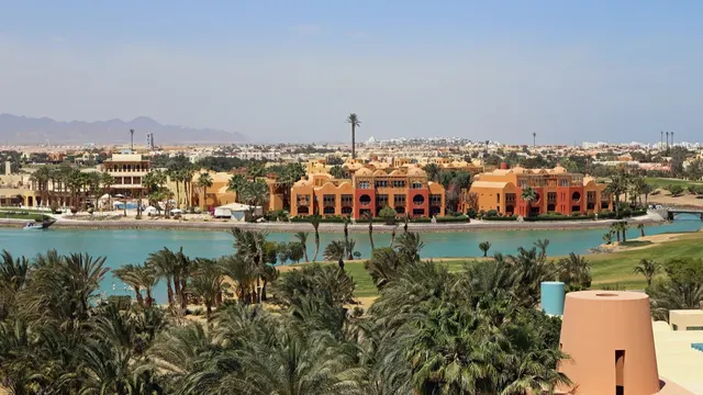 الجونة